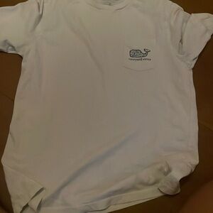 i am selling a vineyard vines shirt great condition never worn